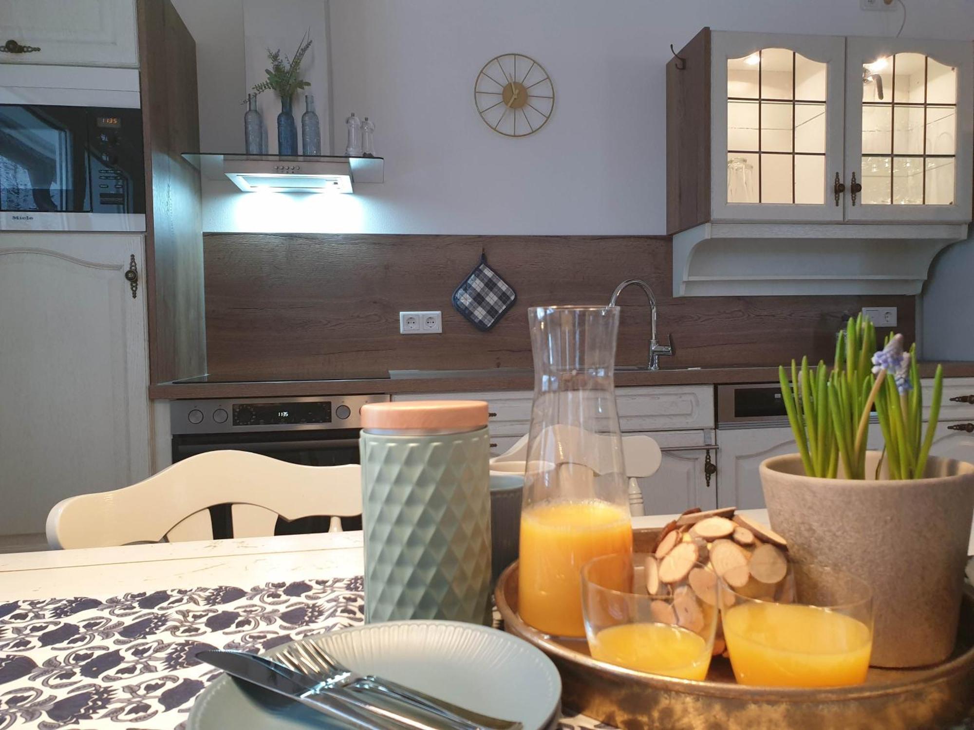 Fewo Winter In Der Villa Waldrand Mit Zwei Balkonen Bad Wunnenberg Bagian luar foto