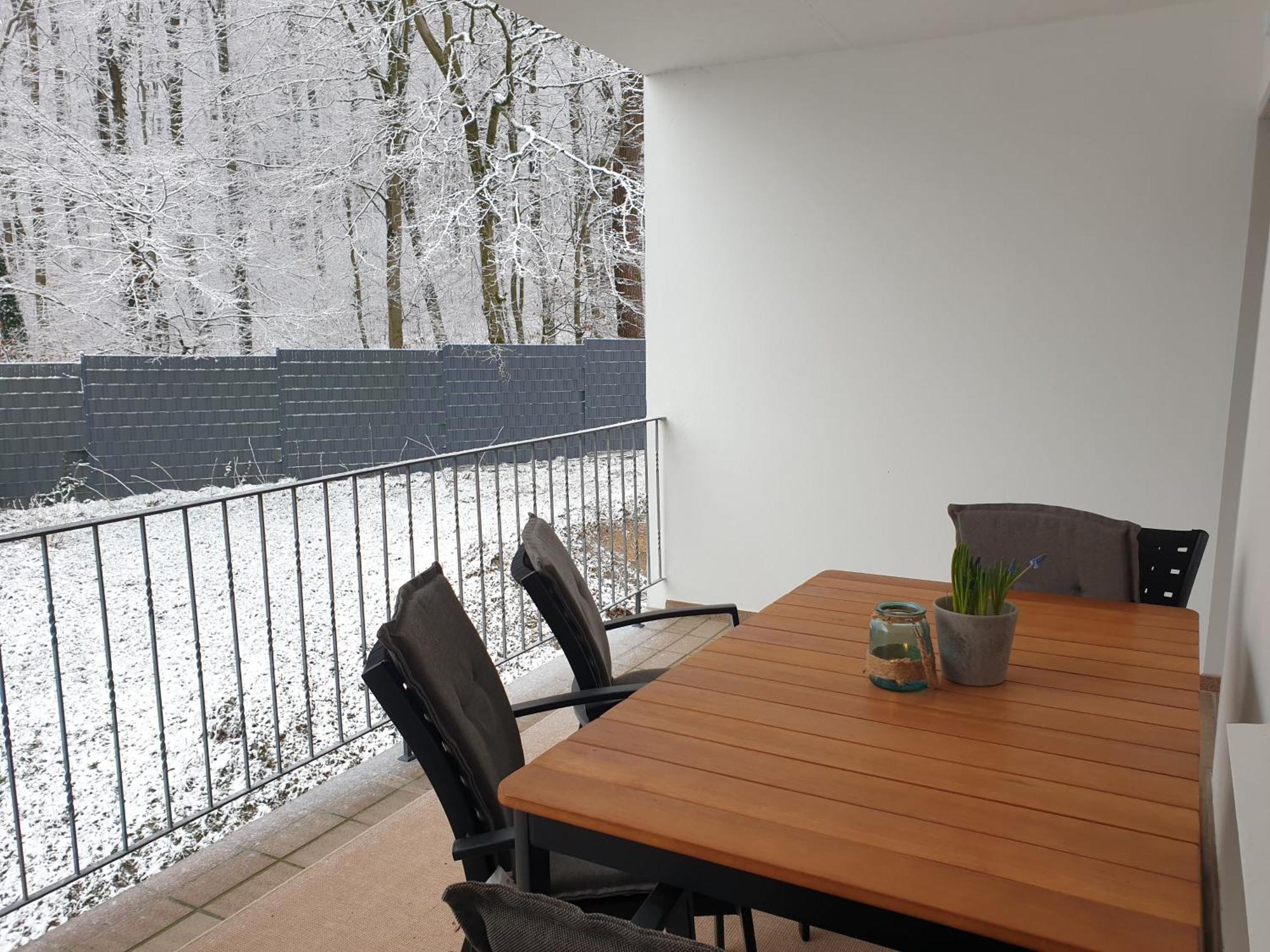 Fewo Winter In Der Villa Waldrand Mit Zwei Balkonen Bad Wunnenberg Bagian luar foto